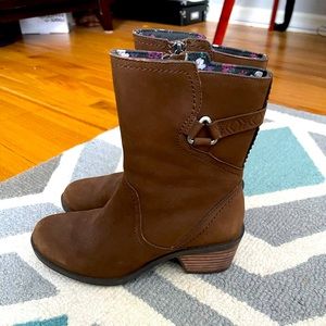Teva waterproof short Boots Womens 6.5 Brown Side Zip Ankle Comfort